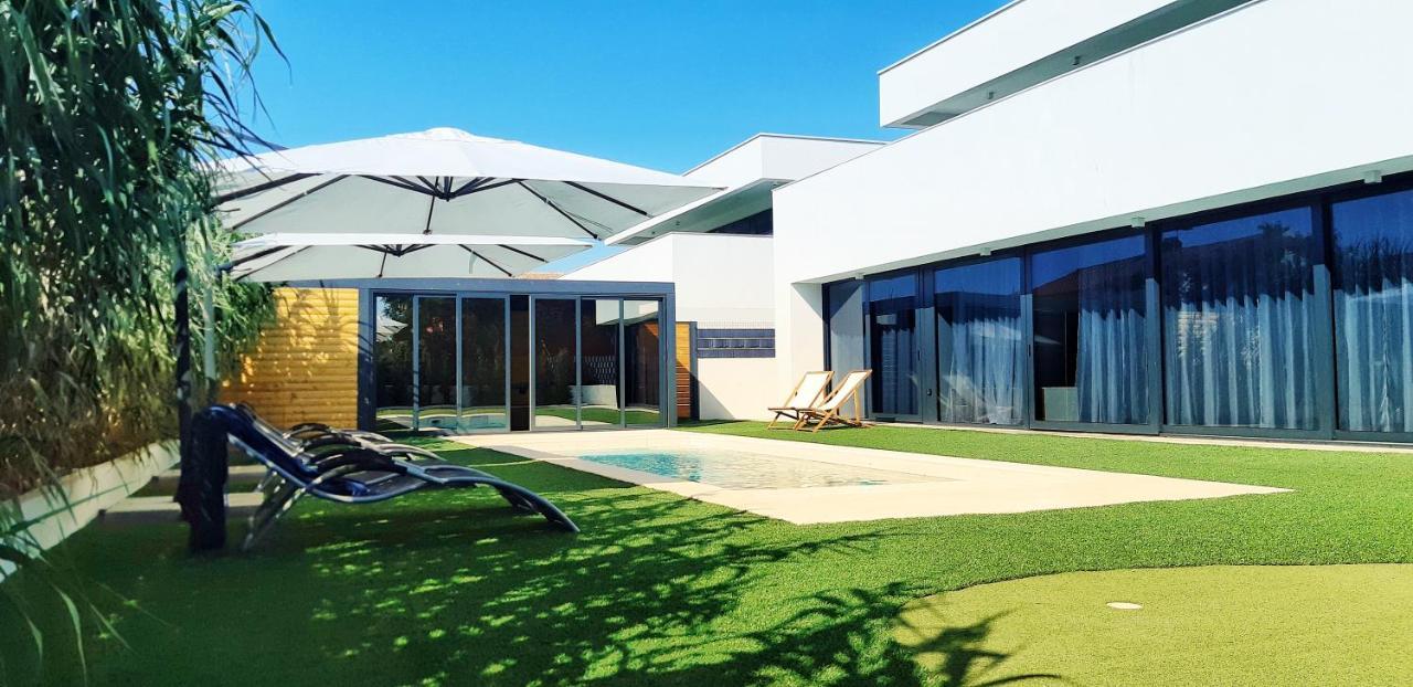 Villa Aurus - Luxury 5 Bedroom วีร์ ภายนอก รูปภาพ