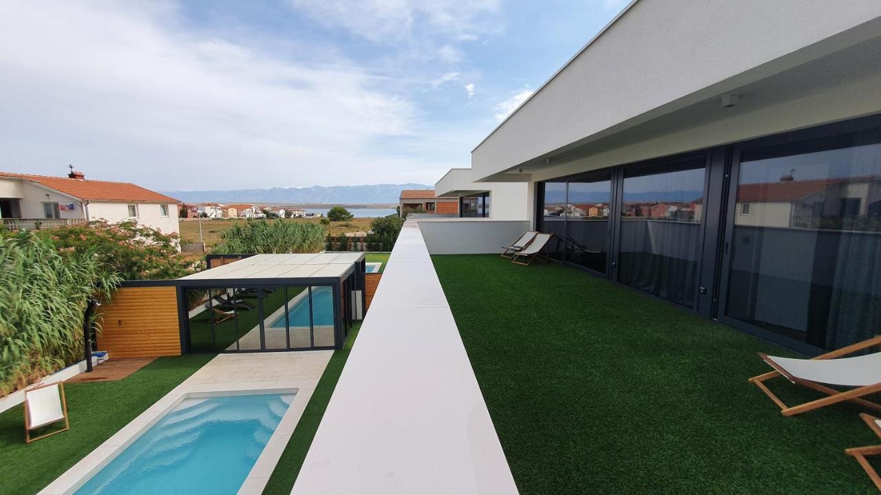 Villa Aurus - Luxury 5 Bedroom วีร์ ภายนอก รูปภาพ